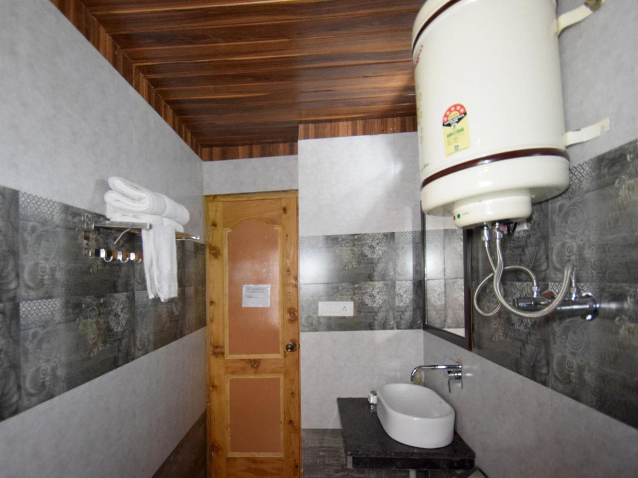 Oyo 10255 Hotel Red Apple Manali  Exterior photo