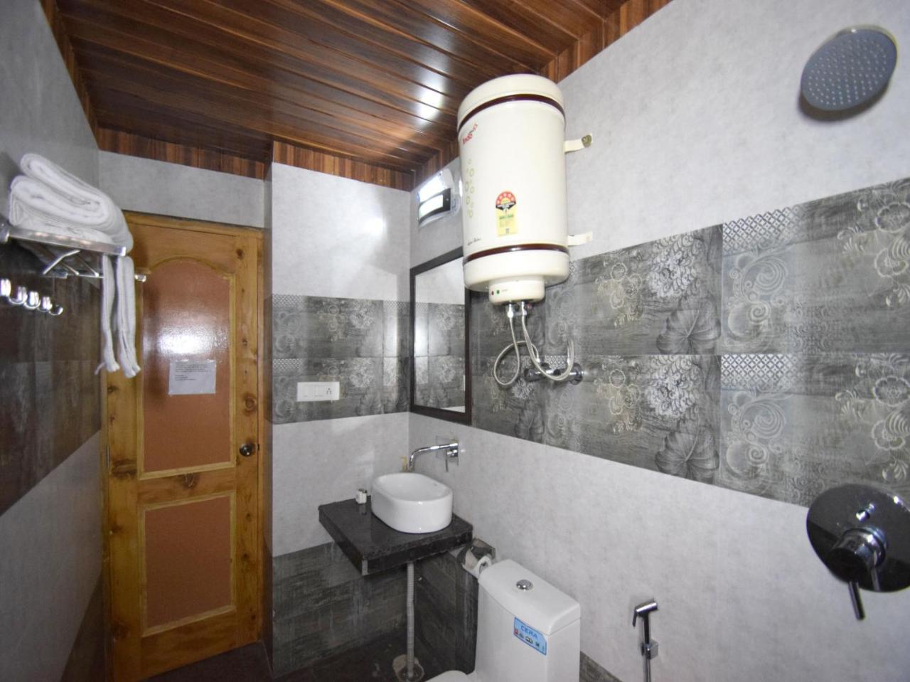 Oyo 10255 Hotel Red Apple Manali  Exterior photo
